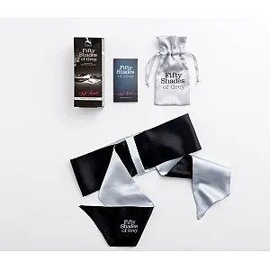 wrist tie  צעיף שעבוד מסאטן – לשדרוג החוויה הזוגית