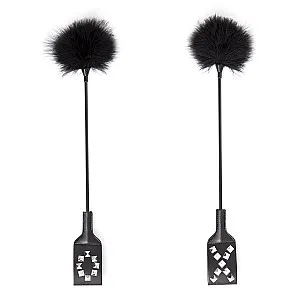 נוצה עם קרופ ניטים BDSM נוצה עם קרופ ניטים BDSM