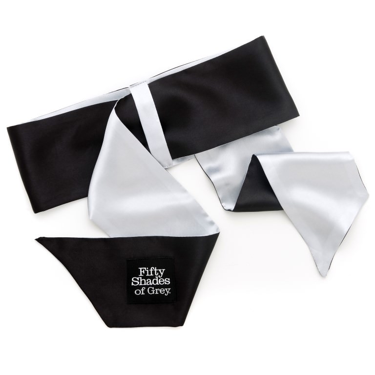 wrist tie  צעיף שעבוד מסאטן – לשדרוג החוויה הזוגית