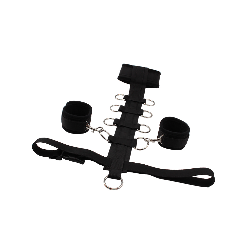 רצועת ריסון עם אזיקי ידיים וקולר – לחוויית שעבוד ארוטית